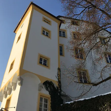 Schloss Ort 4*