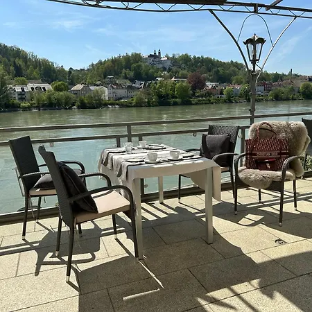 Hotel Schloss Ort 4*