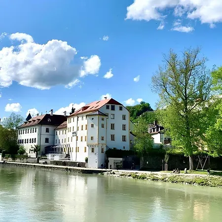 Hotel Schloss Ort 4*