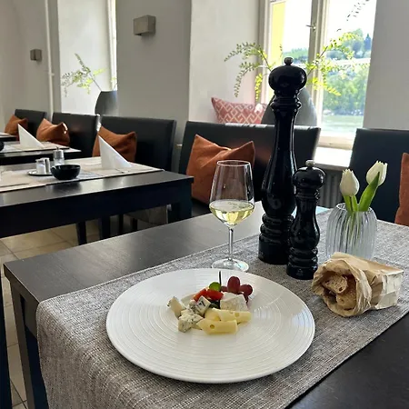 Hotel Schloss Ort 4*